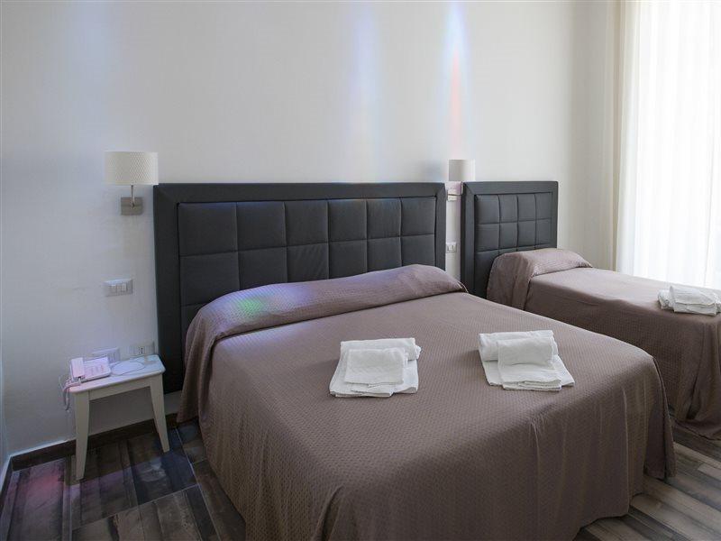 Napoli Garibaldi Square Bed and Breakfast Eksteriør billede